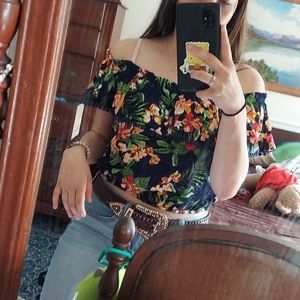 Off the shoulder crop